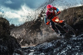 爱游戏电竞官网-詹姆斯接受专访表示会用行动引领更衣室文化，詹姆斯访谈